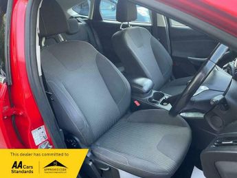 Ford Focus 1.0T EcoBoost Titanium Navigator Euro 5 (s/s) 5dr