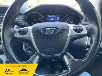 Ford Focus 1.0T EcoBoost Titanium Navigator Euro 5 (s/s) 5dr