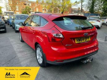 Ford Focus 1.0T EcoBoost Titanium Navigator Euro 5 (s/s) 5dr