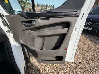 Ford Transit Custom 1.0 340 Fox 13.6kWh Trend Auto L1 H1 Euro 6 5dr