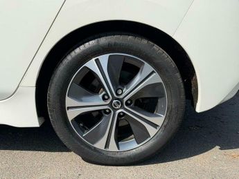 Nissan Leaf 40kWh N-Connecta Auto 5dr