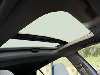 Volkswagen Golf R TSI 4MOTION DSG