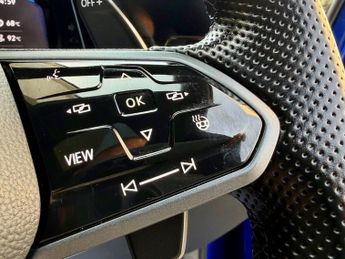 Volkswagen Golf R TSI 4MOTION DSG