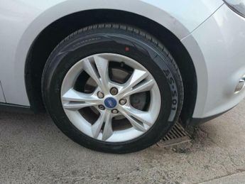 Ford Focus 1.6 Zetec Powershift Euro 5 5dr
