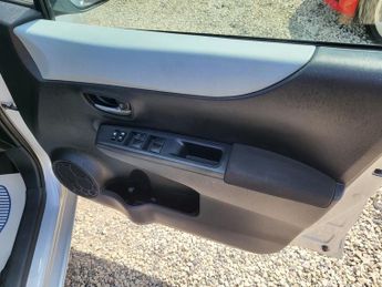 TOYOTA YARIS VVT-I TREND