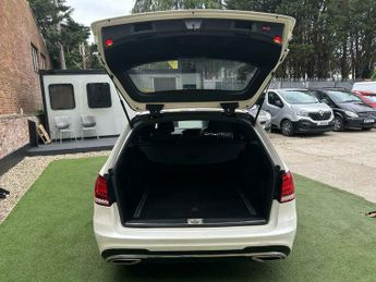 Mercedes E Class E300 BLUETEC HYBRID AMG SPORT