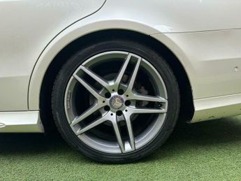 Mercedes E Class E300 BLUETEC HYBRID AMG SPORT