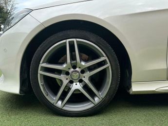 Mercedes E Class E300 BLUETEC HYBRID AMG SPORT