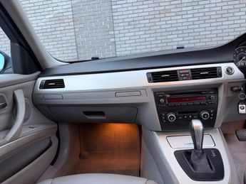 BMW 3 SERIES 2.0 320i Edition SE Saloon 4dr Petrol Auto Euro 4 (170 ps)