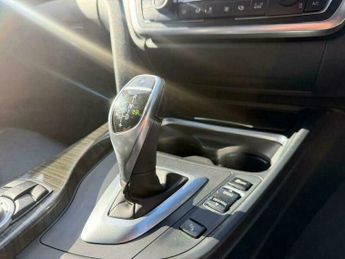 BMW 3 SERIES 3.0 330d Luxury Touring Auto Euro 5 (s/s) 5dr