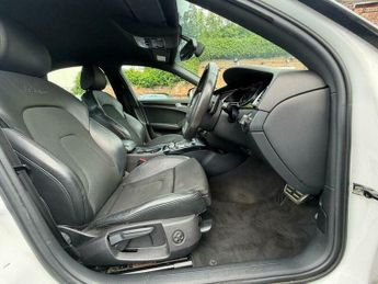 Audi A4 2.0 TDI Black Edition Multitronic Euro 6 (s/s) 4dr (Nav)