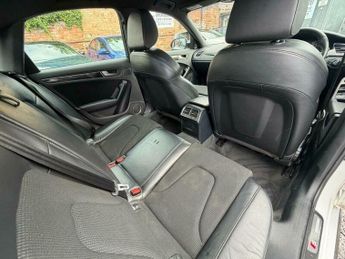 Audi A4 2.0 TDI Black Edition Multitronic Euro 6 (s/s) 4dr (Nav)
