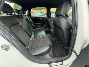 Audi A4 2.0 TDI Black Edition Multitronic Euro 6 (s/s) 4dr (Nav)