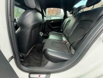 Audi A4 2.0 TDI Black Edition Multitronic Euro 6 (s/s) 4dr (Nav)