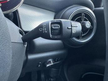 MINI Hatch 1.5 Cooper Exclusive Hatchback 3dr Petrol Steptronic Euro 6 (s/s