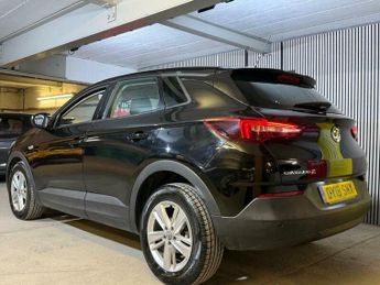 Vauxhall Grandland X 1.6 Turbo D BlueInjection SE Auto Euro 6 (s/s) 5dr