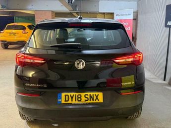 Vauxhall Grandland X 1.6 Turbo D BlueInjection SE Auto Euro 6 (s/s) 5dr