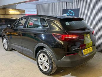 Vauxhall Grandland X 1.6 Turbo D BlueInjection SE Auto Euro 6 (s/s) 5dr