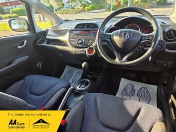 Honda Jazz I-VTEC ES PLUS