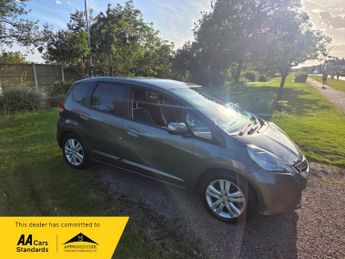 Honda Jazz I-VTEC ES PLUS