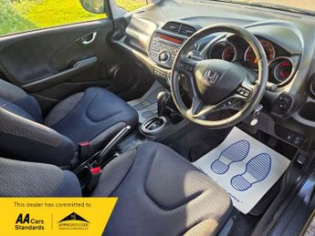 Honda Jazz I-VTEC ES PLUS