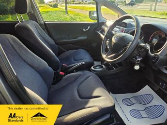 Honda Jazz I-VTEC ES PLUS