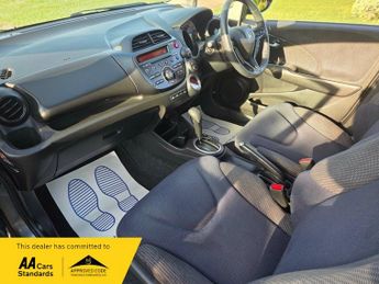 Honda Jazz I-VTEC ES PLUS