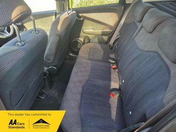 Honda Jazz I-VTEC ES PLUS