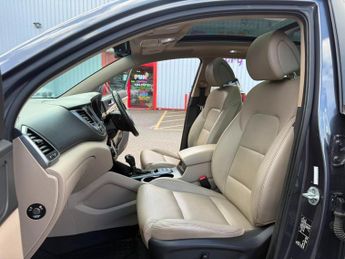 Hyundai Tucson 1.7 CRDi Blue Drive Premium SE SUV 5dr Diesel DCT Euro 6 (s/s) (