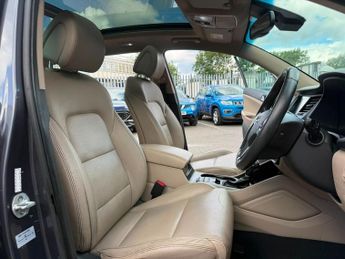 Hyundai Tucson 1.7 CRDi Blue Drive Premium SE SUV 5dr Diesel DCT Euro 6 (s/s) (