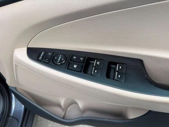 Hyundai Tucson 1.7 CRDi Blue Drive Premium SE SUV 5dr Diesel DCT Euro 6 (s/s) (