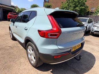 Volvo XC40 D3 MOMENTUM AWD