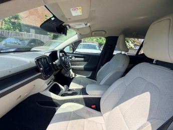 Volvo XC40 D3 MOMENTUM AWD