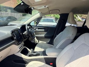 Volvo XC40 D3 MOMENTUM AWD
