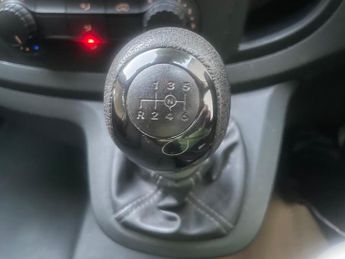 Mercedes-Benz Vito 2.0 114 CDI Progressive Panel Van 5dr Diesel G-Tronic RWD L2 Eur