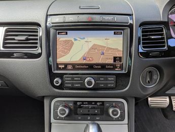 Volkswagen Touareg V6 R-LINE TDI BLUEMOTION TECHNOLOGY