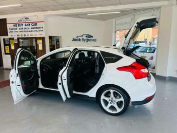 Ford Focus 1.6T EcoBoost Titanium X Euro 5 (s/s) 5dr