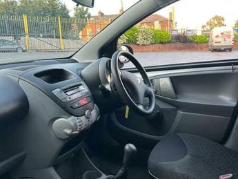 Peugeot 107 1.0 12V Urban Euro 5 5dr