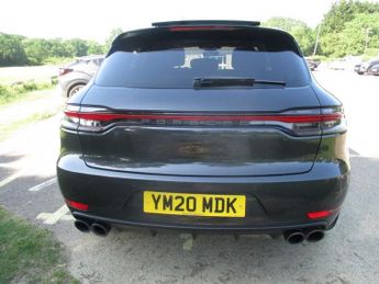 Porsche Macan PDK