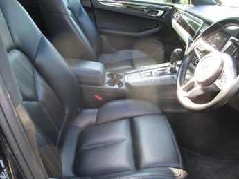 Porsche Macan PDK