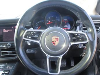 Porsche Macan PDK