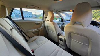 Volvo V60 1.6D DRIVe SE Estate 5dr Diesel Powershift Euro 5 (s/s) (115 ps)