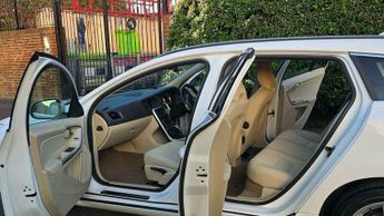 Volvo V60 1.6D DRIVe SE Estate 5dr Diesel Powershift Euro 5 (s/s) (115 ps)