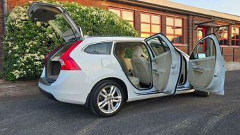 Volvo V60 1.6D DRIVe SE Estate 5dr Diesel Powershift Euro 5 (s/s) (115 ps)