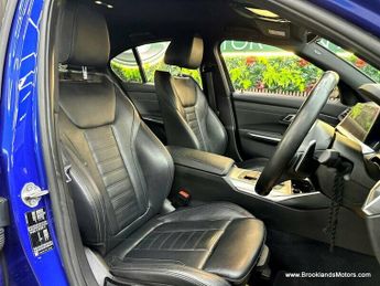 BMW 3 SERIES 320i M SPORT [3X SERVICES, SAT NAV, LEATHER & HEATED SEATS]