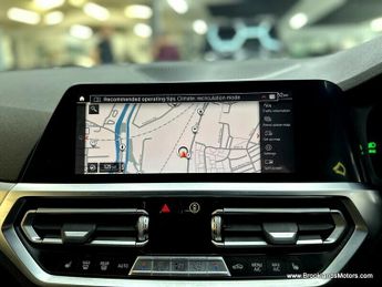 BMW 3 SERIES 320i M SPORT [3X SERVICES, SAT NAV, LEATHER & HEATED SEATS]