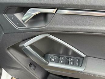 Audi Q3 1.5 TFSI CoD 35 S line S Tronic Euro 6 (s/s) 5dr
