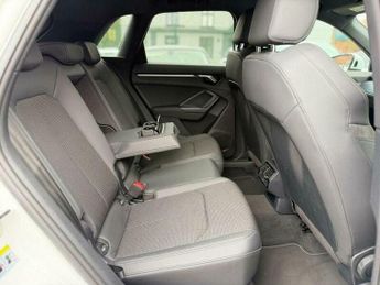 Audi Q3 1.5 TFSI CoD 35 S line S Tronic Euro 6 (s/s) 5dr