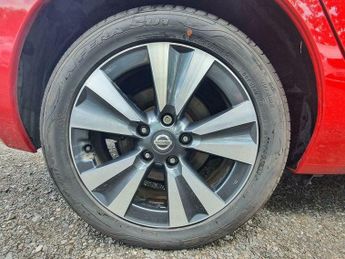 Nissan Leaf 30kWh Tekna Auto 5dr