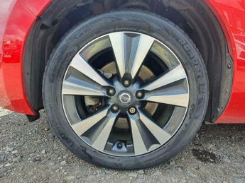Nissan Leaf 30kWh Tekna Auto 5dr